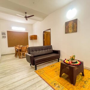Spacious and well-furnished living room at Vasantha’s Home Stay by Le Hotel Host in Thillainagar, Trichy