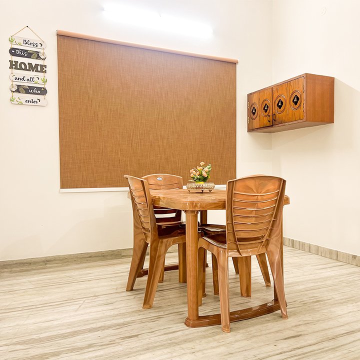 Neat and comfortable dining area at Vasantha’s Home Stay by Le Hotel Host in Thillainagar, Trichy